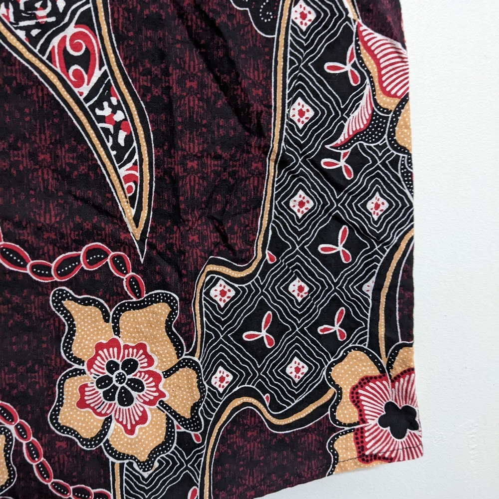 Semata Wayang plunging neckline long shirt, dark magenta with peach flowers - Picture 2 of 9